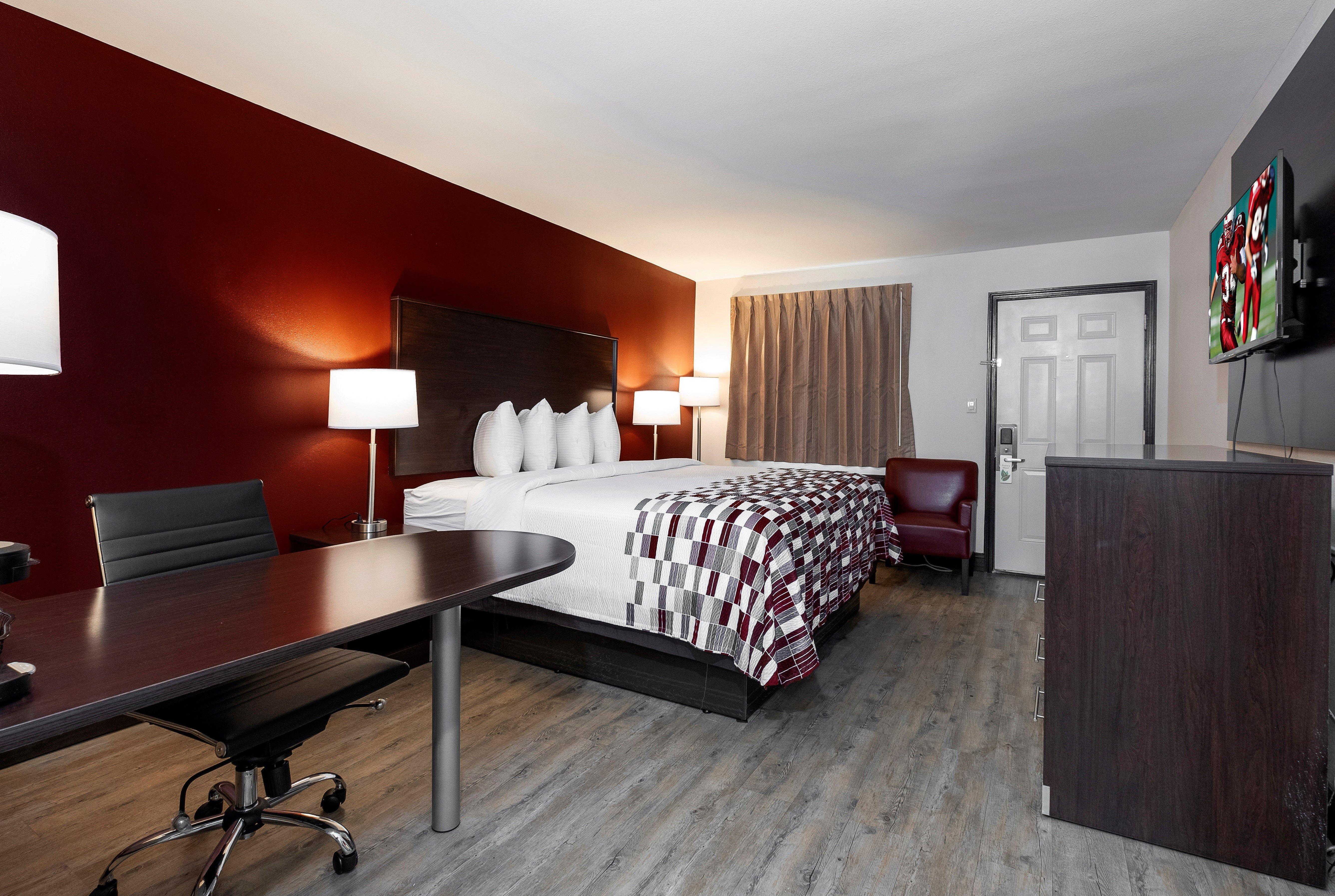 Red Roof Inn Маскл Шолс Экстерьер фото