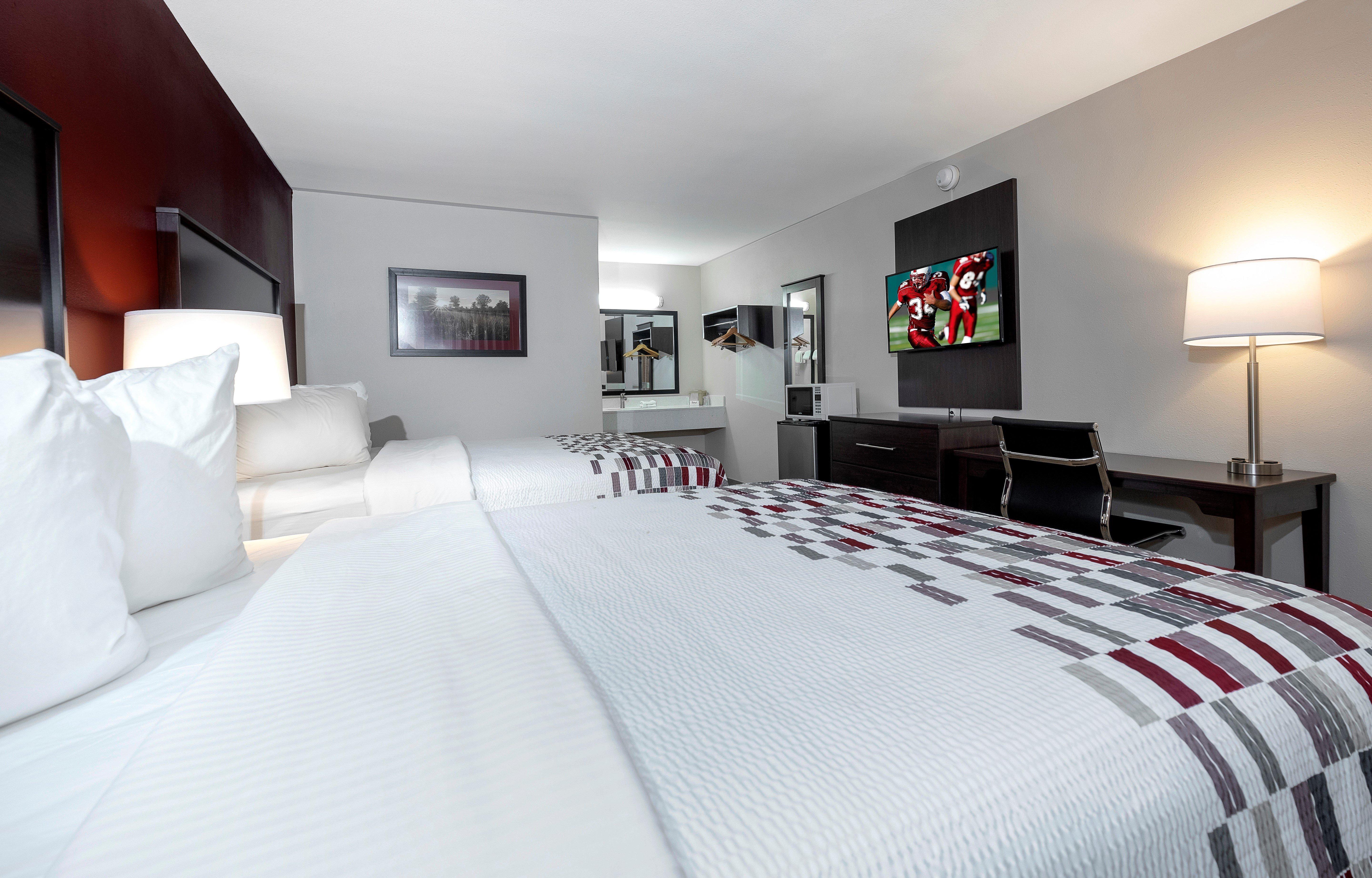 Red Roof Inn Маскл Шолс Экстерьер фото