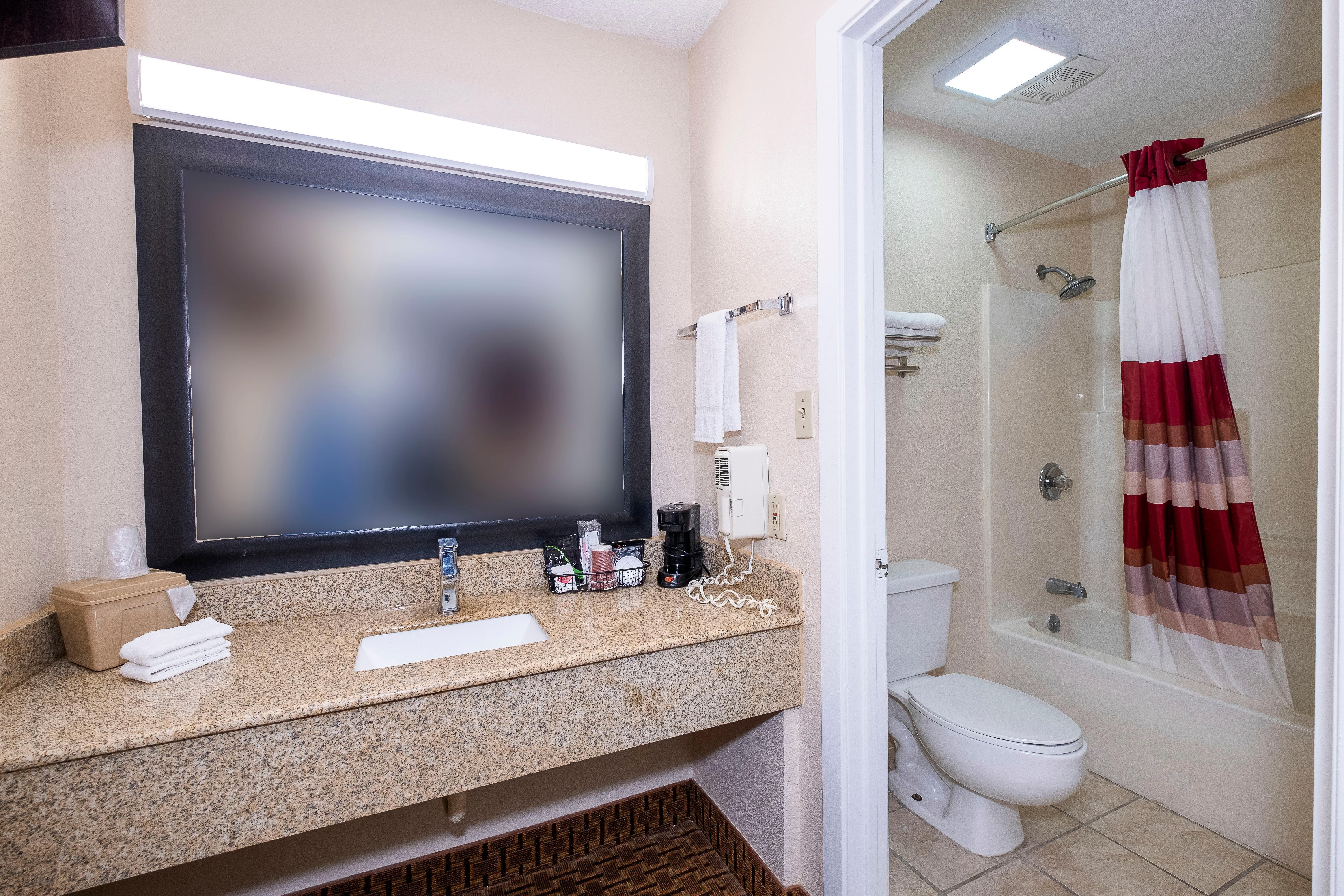 Red Roof Inn Маскл Шолс Экстерьер фото