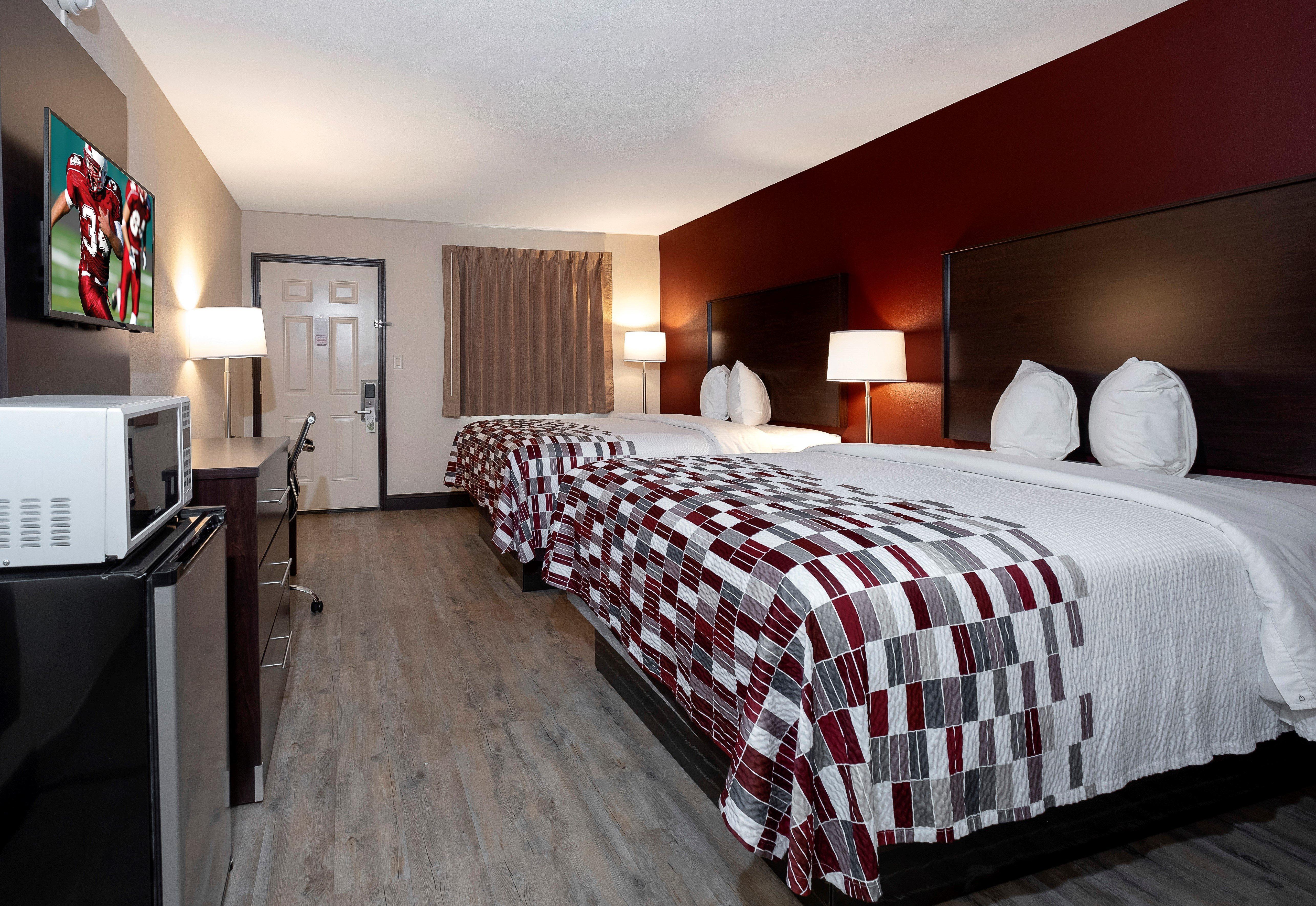 Red Roof Inn Маскл Шолс Экстерьер фото